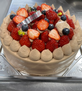 生チョコレートケーキ（いちご盛り）